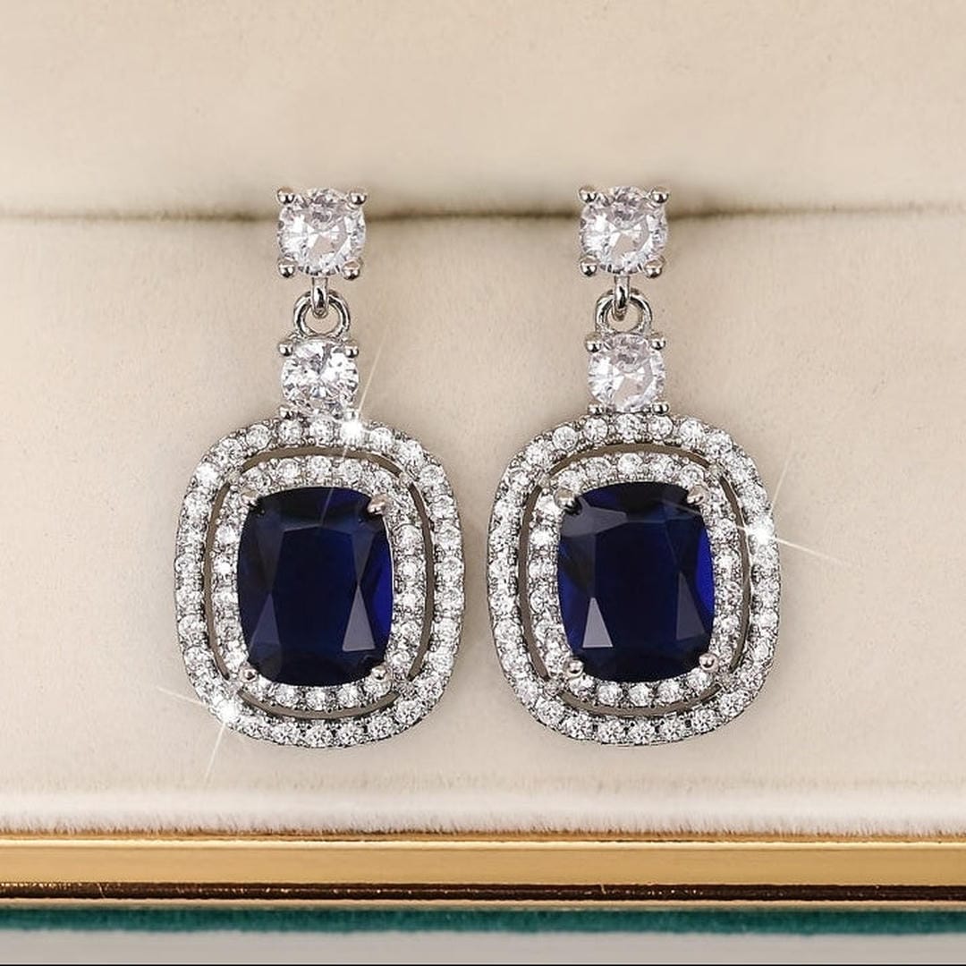 Ovāli piekaramie auskari ar pavé cirkonu