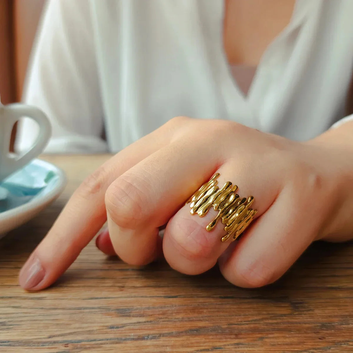 Abstrakts zelta gredzens Zoella