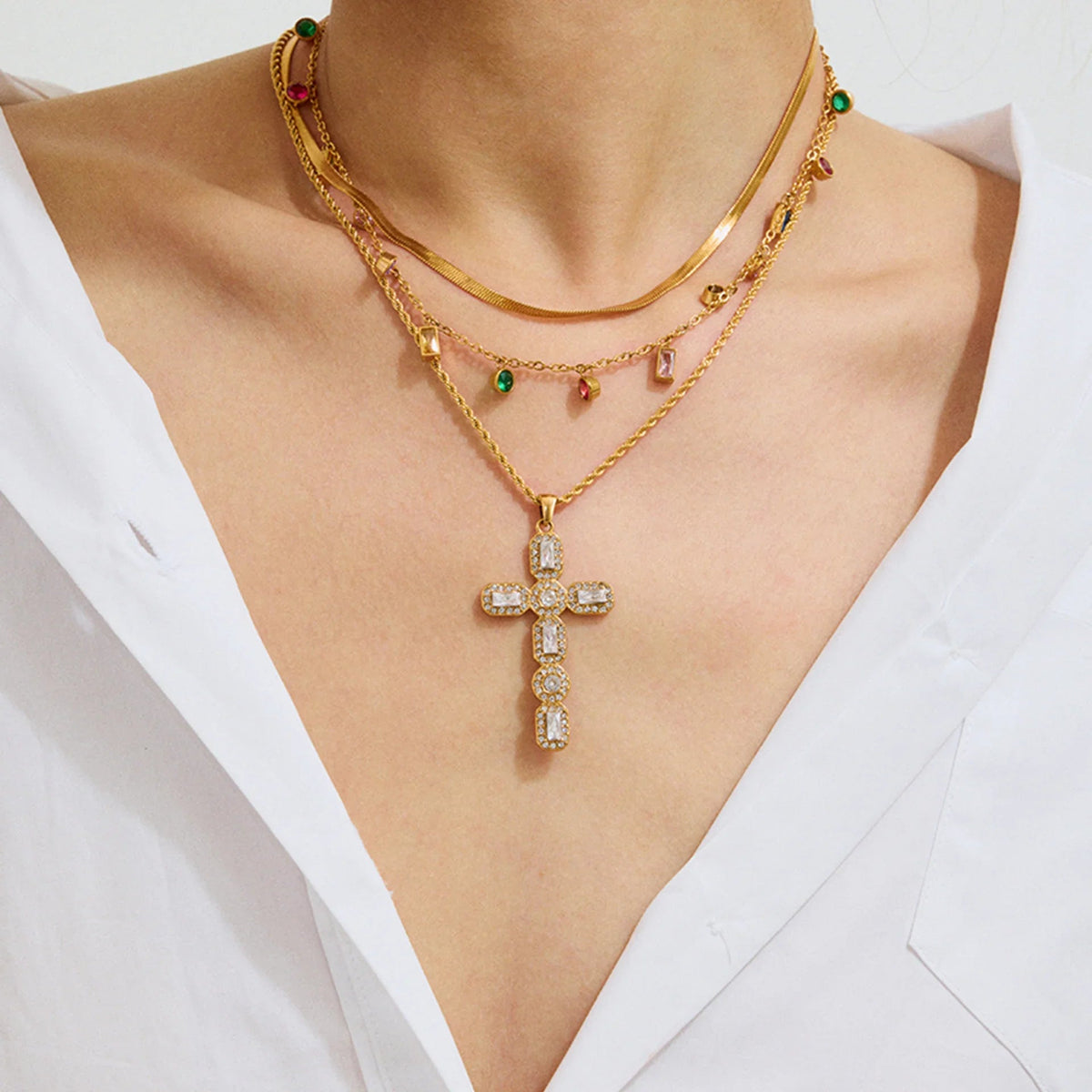 Krusta kaklarota Evangelina ar dimanta mirdzuma akmeņiem