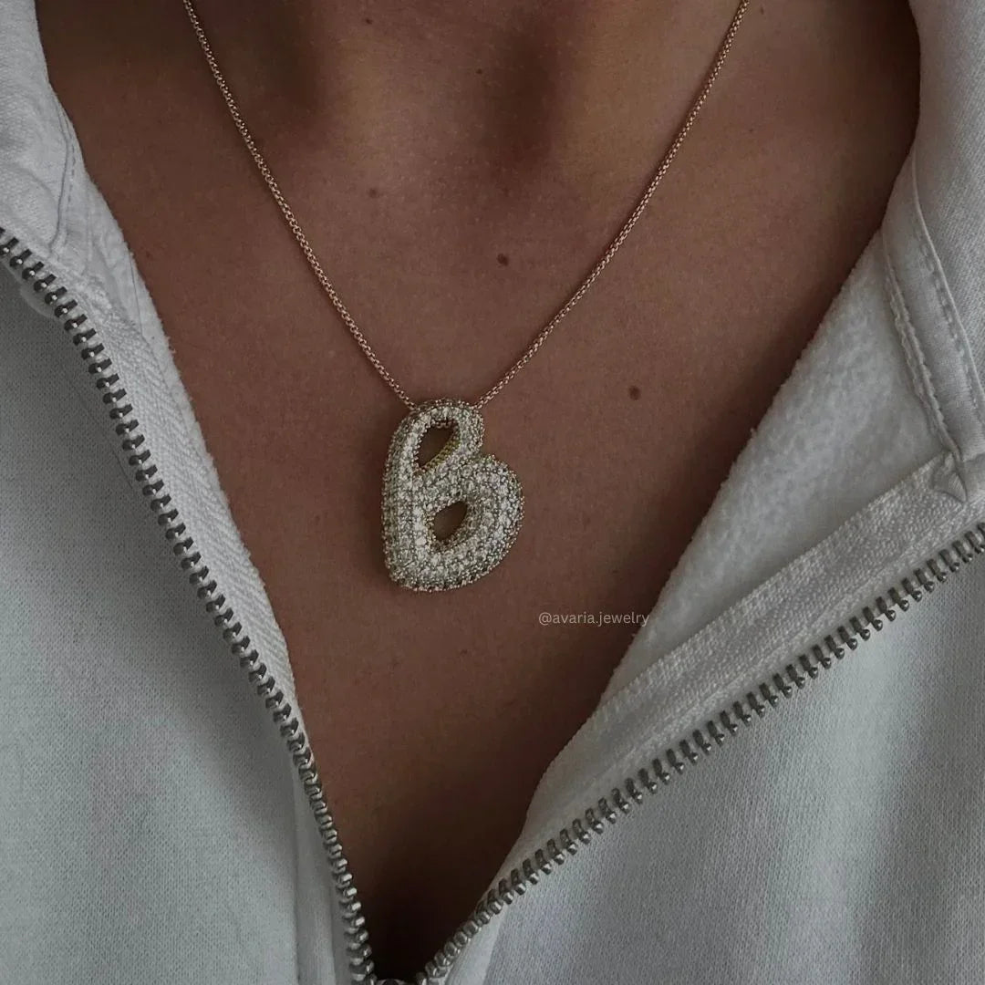 Burbuļa burta kaklarota ar dimanta mirdzuma akmeņiem