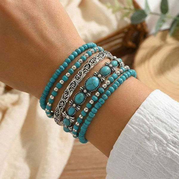 Kaklarota ar tirkīza pērlītēm un boho aprocēm